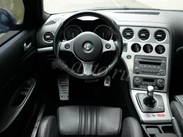 2009 Alfa Romeo 159, чёрный - вид 6