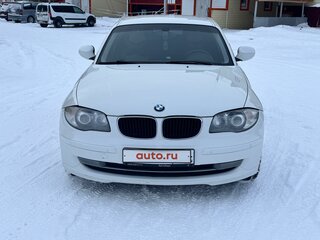 2011 BMW 1 серии 116i I (E81/E82/E87/E88) Рестайлинг, белый, 825000 рублей, вид 2