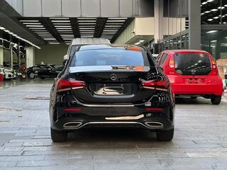 2020 Mercedes-Benz A-Класс 180 Long IV (W177), чёрный, 1690002 рублей, вид 4