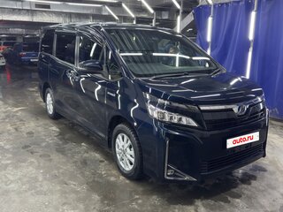 2019 Toyota Voxy III (R80) Рестайлинг, синий, 2289000 рублей, вид 2