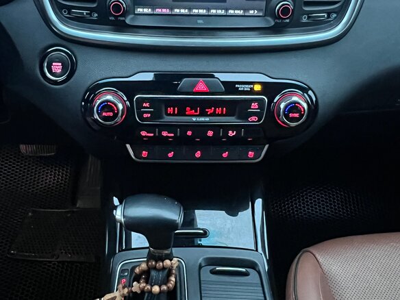 2017 Kia Sorento III Prime Рестайлинг, чёрный, 3100000 рублей - вид 16