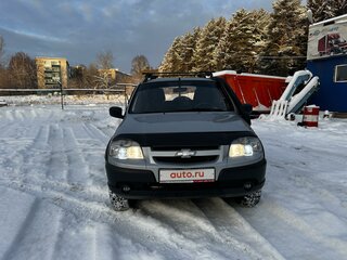 2014 Chevrolet Niva I Рестайлинг, серебристый, 500000 рублей, вид 1