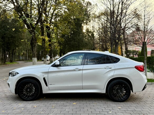 2017 BMW X6 40d II (F16), белый, 3990000 рублей - вид 7