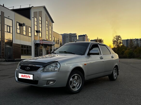 2015 Lada (ВАЗ) Priora I Рестайлинг, серебристый, 560000 рублей - вид 1