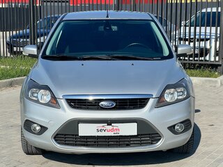 2010 Ford Focus II Рестайлинг, серебристый, 697000 рублей, вид 5