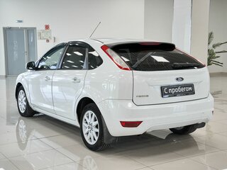 2011 Ford Focus II Рестайлинг, белый, 572000 рублей, вид 4