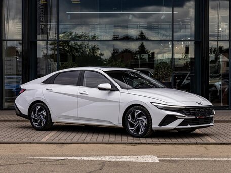 2023 Hyundai Elantra VII (CN7) Рестайлинг, белый, 1625000 рублей, вид 3