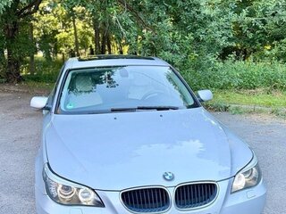 2008 BMW 5 серии 520i V (E60/E61) Рестайлинг, серебристый, 825000 рублей, вид 4