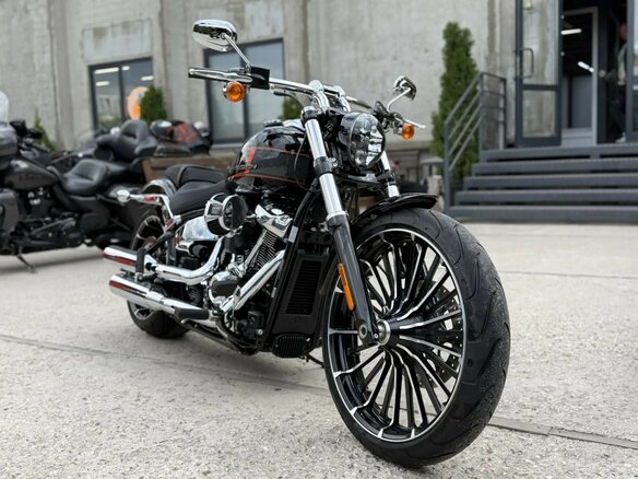 2022 Harley-Davidson Breakout, чёрный, 2200000 рублей - вид 4