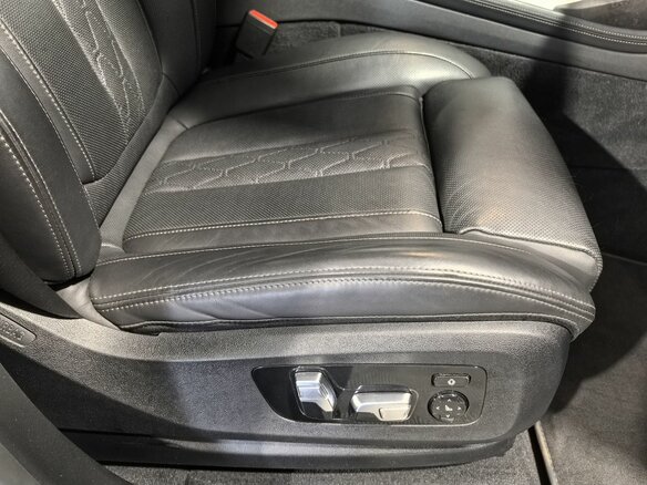 2022 BMW X7 40d I (G07), серый, 9299000 рублей - вид 17
