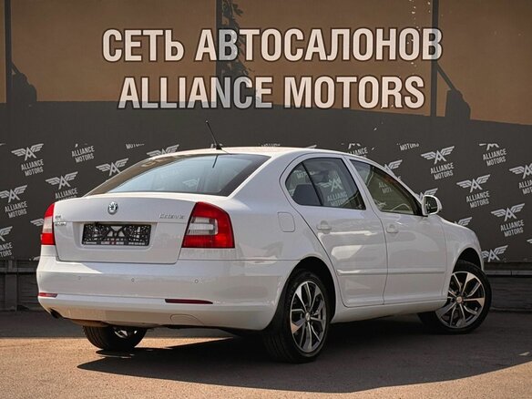 2012 Skoda Octavia II (A5) Рестайлинг, белый - вид 7