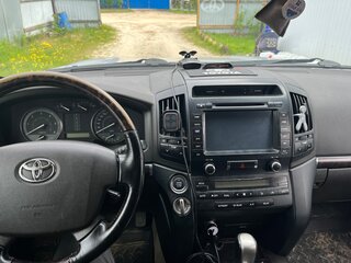2008 Toyota Land Cruiser 200 Series, серебристый, 2350000 рублей, вид 3
