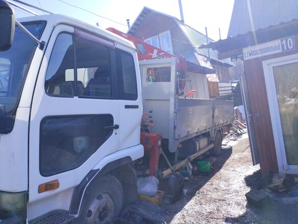 1993 Nissan Condor, белый, 4250000 рублей - вид 1