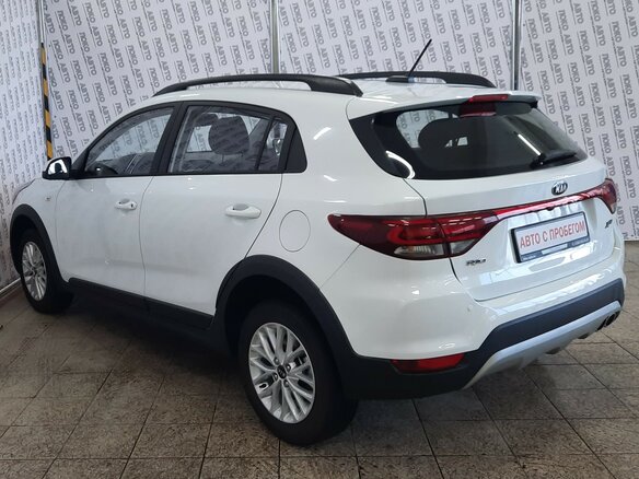 2020 Kia Rio X-Line IV, белый - вид 3