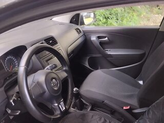 2014 Volkswagen Polo V, серый, 730000 рублей, вид 4