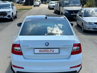 2017 Skoda Octavia III (A7), белый, 1700000 рублей, вид 4