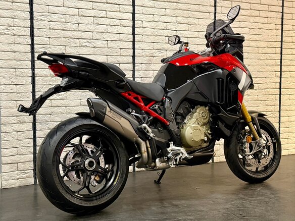 2026 Ducati Multistrada V4, чёрный, 4290000 рублей - вид 2