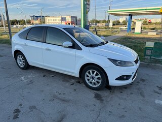 2010 Ford Focus II Рестайлинг, белый, 550000 рублей, вид 3