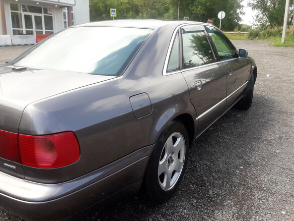 1998 Audi A8 I (D2), серебристый - вид 1