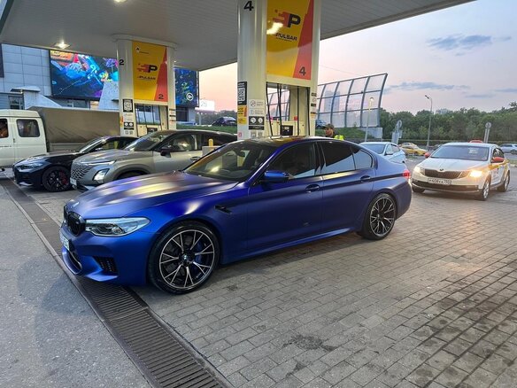 2019 BMW M5 VI (F90), синий - вид 8
