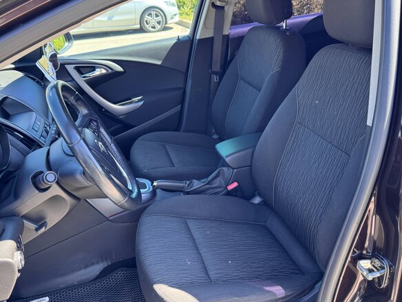 2013 Opel Astra J Рестайлинг, коричневый, 720000 рублей - вид 9