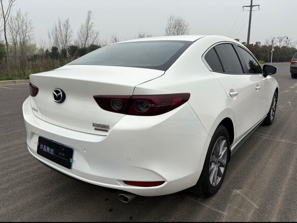 2021 Mazda 3 Axela IV (BP), белый, 1400000 рублей - вид 16