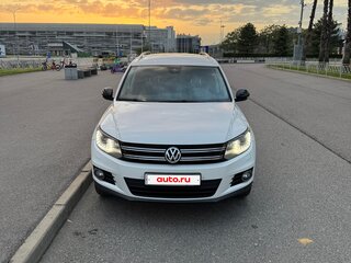 2013 Volkswagen Tiguan I Рестайлинг, белый, 1600000 рублей, вид 1