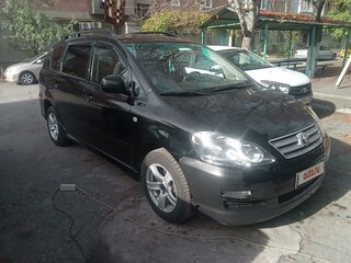 2005 Toyota Avensis Verso I Рестайлинг, чёрный, 900000 рублей, вид 4