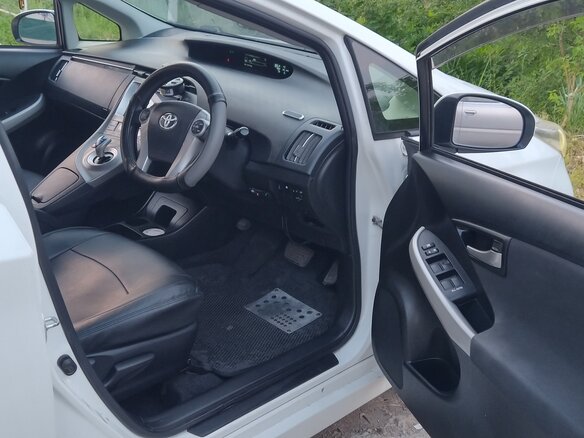2012 Toyota Prius III Рестайлинг (XW30), белый, 1315000 рублей - вид 5