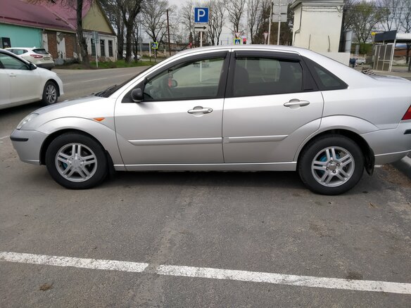 2004 Ford Focus I Рестайлинг, серебристый, 370000 рублей - вид 1