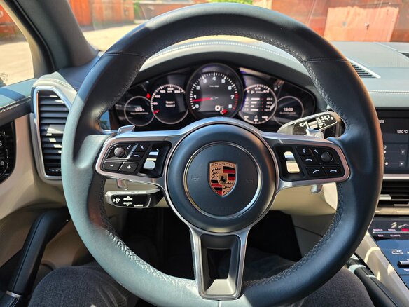 2020 Porsche Cayenne III, голубой, 7300000 рублей - вид 24