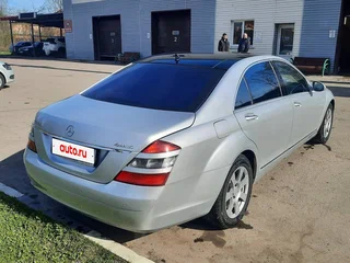 2008 Mercedes-Benz S-Класс 550 Long V (W221), серебристый, 1390000 рублей, вид 3