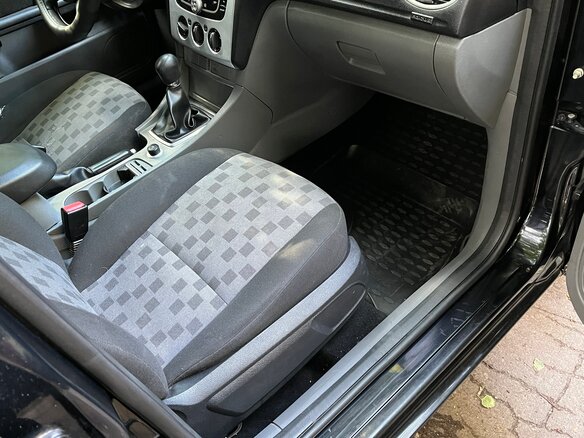 2009 Ford Focus II Рестайлинг, чёрный, 430000 рублей - вид 14