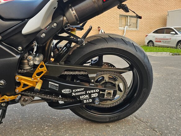 2011 Yamaha YZF-R1, белый, 1300000 рублей - вид 12