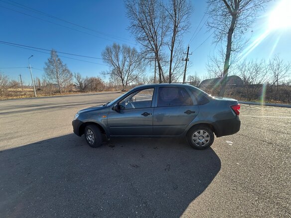 2014 Lada (ВАЗ) Granta I, серый, 320000 рублей - вид 2