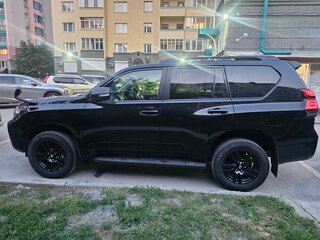 2020 Toyota Land Cruiser Prado 150 Series Рестайлинг 2, чёрный, 4850000 рублей, вид 5