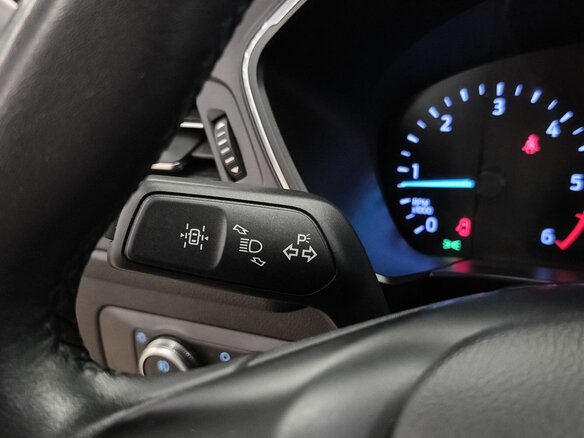 2020 Ford Kuga III, серый, 1819000 рублей - вид 6