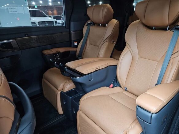 2025 Toyota Alphard IV, чёрный, 12500000 рублей - вид 6