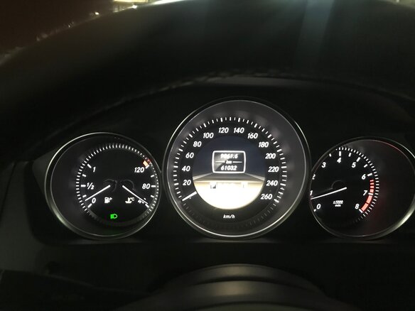 2012 Mercedes-Benz C-Класс 180 BlueEFFICIENCY III (W204) Рестайлинг, красный - вид 6