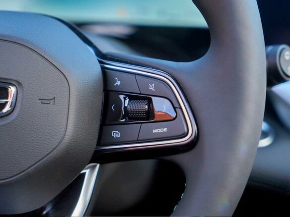 2026 Geely Monjaro, серебристый - вид 7