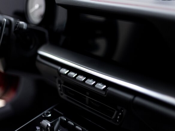 2022 Porsche 911 Carrera 4S VIII (992), красный, 11500000 рублей - вид 30