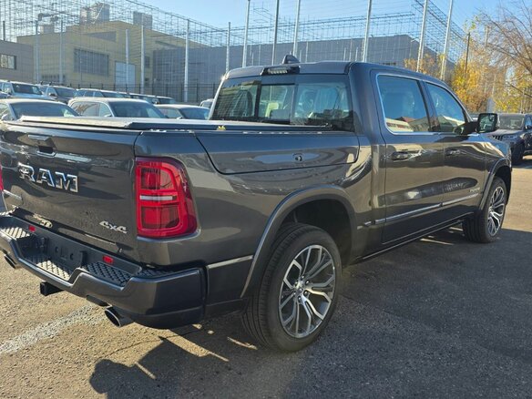 2026 Ram 1500 Crew Cab V Рестайлинг, серый, 10600000 рублей - вид 4