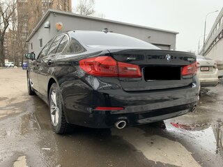 2019 BMW 5 серии 520d xDrive VII (G30/G31/G38), чёрный, 5000000 рублей, вид 3