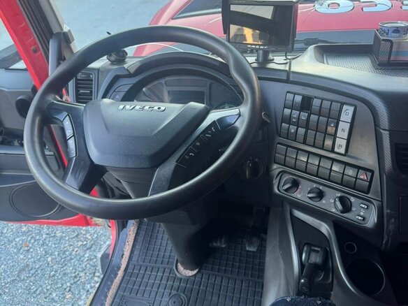 2016 Iveco Stralis, красный, 8000000 рублей - вид 14