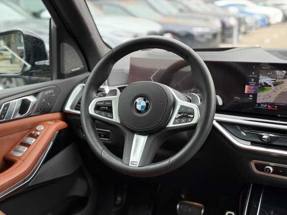 2026 BMW X7 40d I (G07) Рестайлинг, чёрный, 15189000 рублей - вид 15