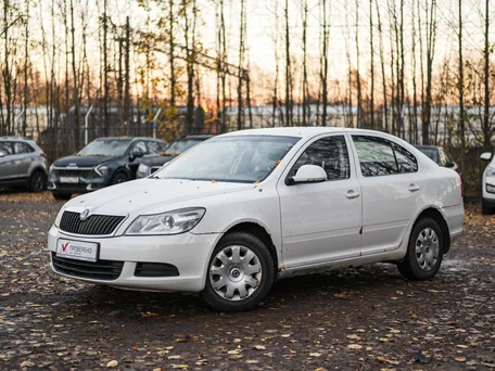 2011 Skoda Octavia II (A5) Рестайлинг, белый, 530000 рублей, вид 1