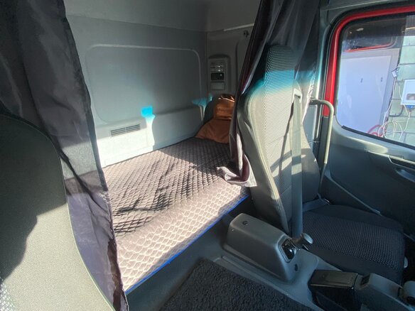 2013 Mercedes-Benz Atego, красный, 3950000 рублей - вид 8
