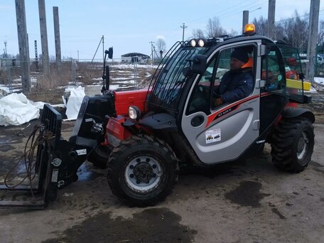 2021 Manitou MT, красный, 8000000 рублей, вид 1
