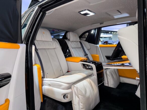 2023 Rolls-Royce Phantom Extended VIII Рестайлинг (Series II), чёрный, 47800000 рублей - вид 31