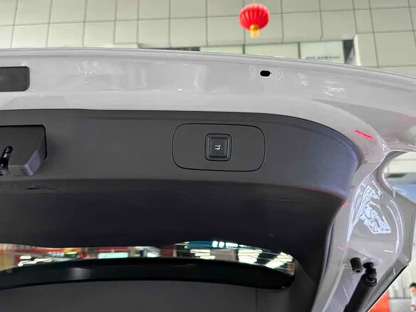 2026 Leapmotor A10 53 kWh, серый, 1890000 рублей - вид 11